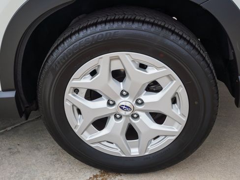 Used 2023 Subaru Forester AWD/4WD image 13