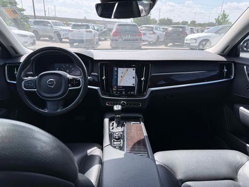 Used 2018 Volvo S90 T5 Momentum w/ Convenience Package FWD image 14