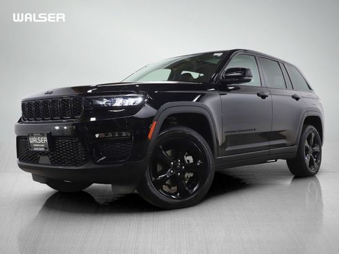 Used 2023 Jeep Grand Cherokee Limited w/ Black Appearance Package image 1