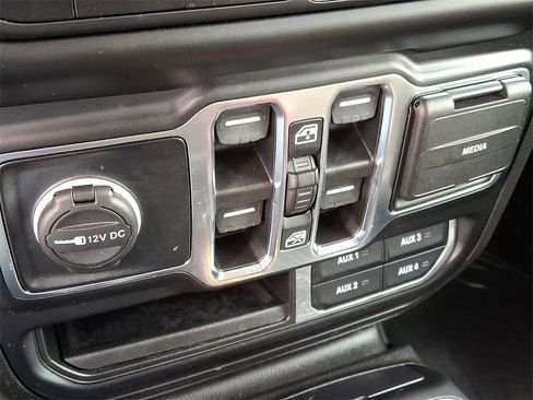 Used 2022 Jeep Gladiator Overland w/ Popular Equipment Package image 24