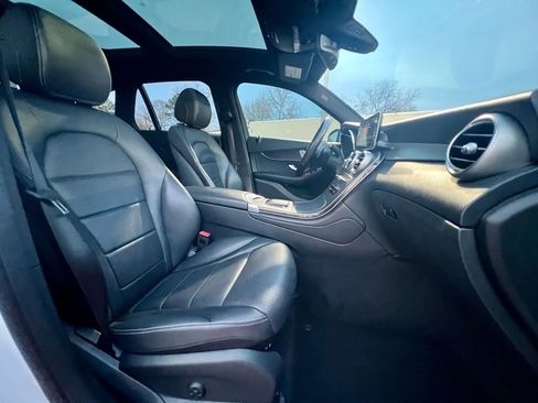 Used 2021 Mercedes-Benz GLC 300 4MATIC image 24