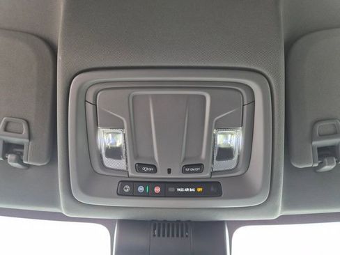 Used 2024 GMC Sierra 1500 Elevation image 35