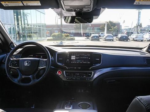 Used 2025 Honda Passport EX-L image 16