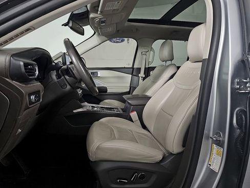 Used 2020 Ford Explorer Platinum w/ Premium Technology Package image 15