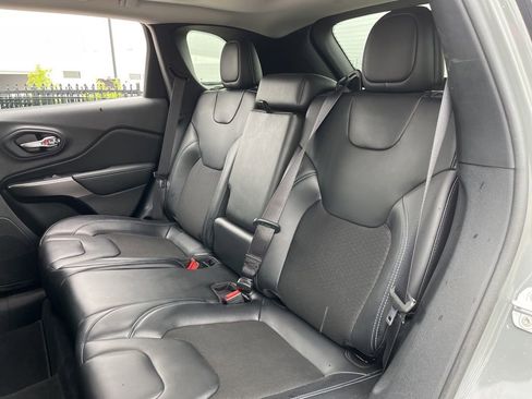 Used 2020 Jeep Cherokee Latitude Plus FWD image 27