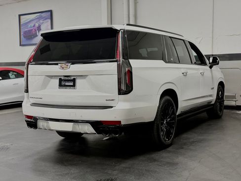 Used 2023 Cadillac Escalade ESV V AWD/4WD image 13