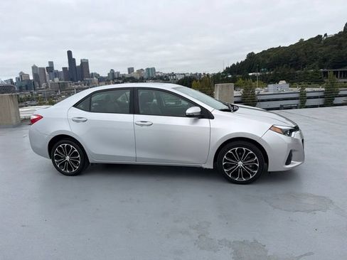 Used 2016 Toyota Corolla S Premium FWD image 2