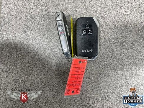 Used 2024 Kia Carnival LX image 26