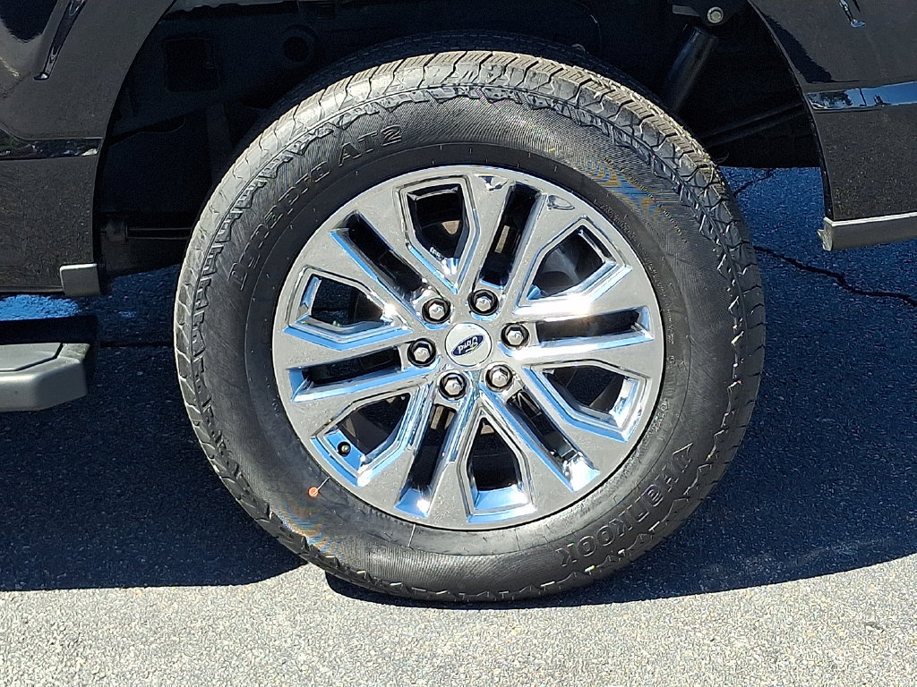 Used 2025 Ford F150 Lariat w/ Equipment Group 502A High AWD/4WD image 8