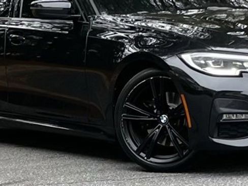 Used 2021 BMW 330i Sedan w/ M Sport Package image 11