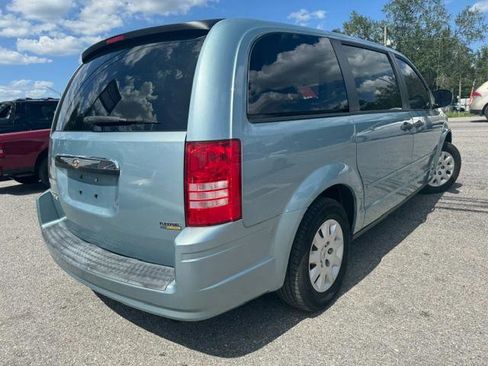 Used 2008 Chrysler Town & Country LX FWD image 7