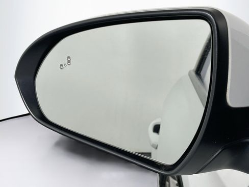 Used 2018 Hyundai Elantra SEL w/ Cargo Package image 16