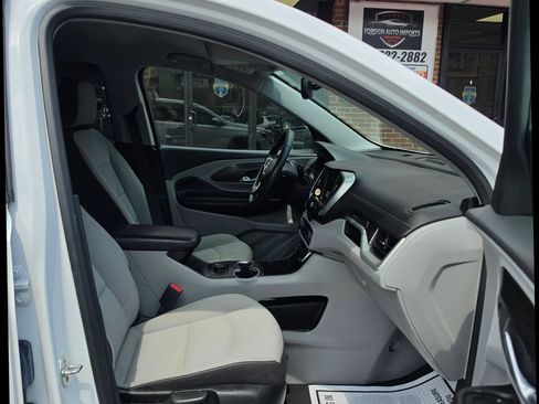 Used 2024 GMC Terrain SLE FWD image 15