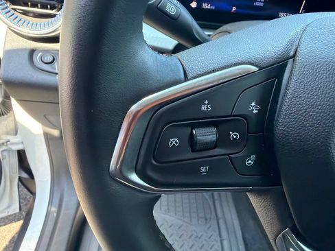 Used 2024 Chevrolet Trax LT w/ Driver Confidence Package FWD image 11