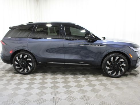 Certified 2024 Lincoln Nautilus Reserve w/ Equipment Group 202A image 37