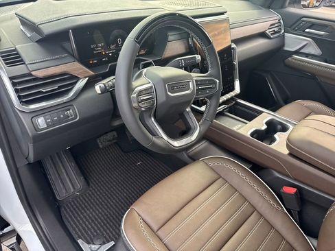 New 2026 GMC Acadia Denali Ultimate w/ LPO, Floor Liner Package image 17