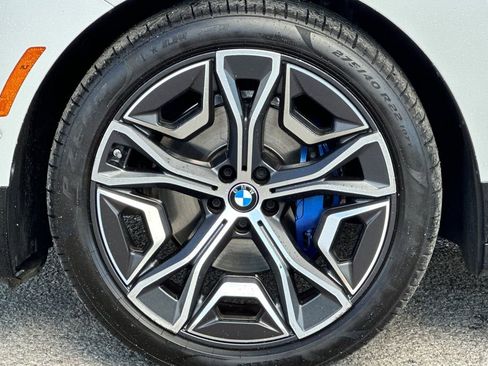 Used 2025 BMW iX xDrive50 w/ Premium Package AWD/4WD image 33
