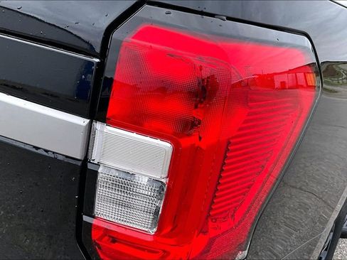 Used 2024 Ford Expedition XLT AWD/4WD image 28