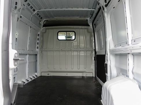 New 2025 RAM ProMaster 2500 w/ Quick Order Package 22G SLT image 27