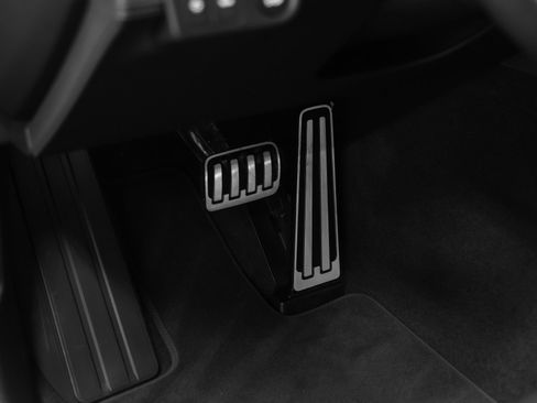 Certified 2026 Porsche Panamera 4 AWD/4WD image 33