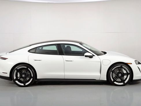 Used 2022 Porsche Taycan image 57