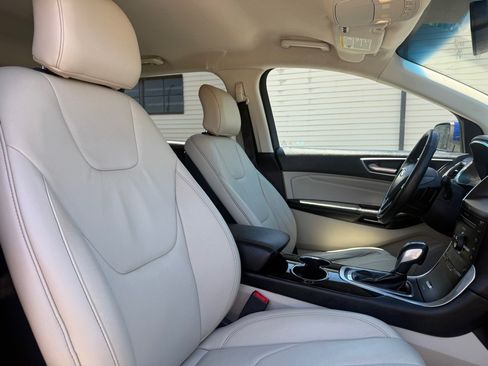 Used 2015 Ford Edge Titanium w/ Technology Package AWD/4WD image 10