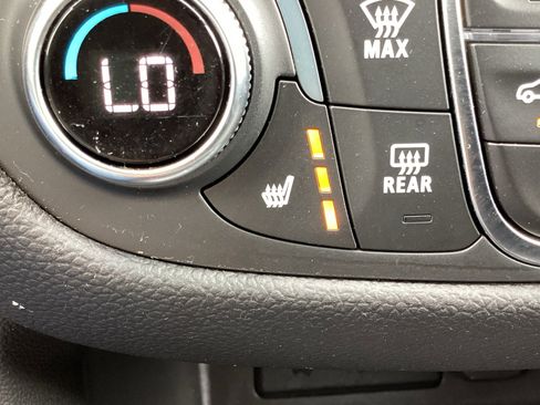 Used 2024 Chevrolet Equinox LT AWD/4WD image 6
