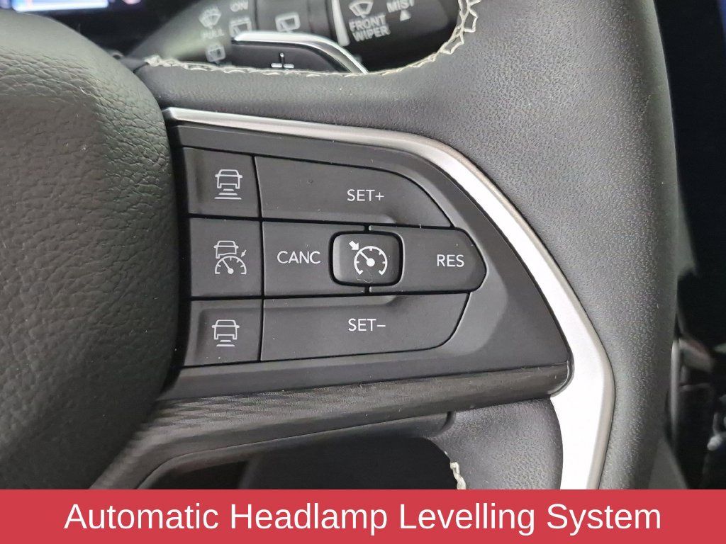 Used 2024 Jeep Grand Cherokee Altitude AWD/4WD image 19