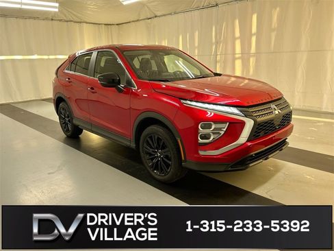 Used 2023 Mitsubishi Eclipse Cross LE image 1
