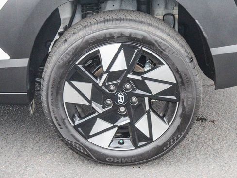 Certified 2025 Hyundai Kona SEL image 8