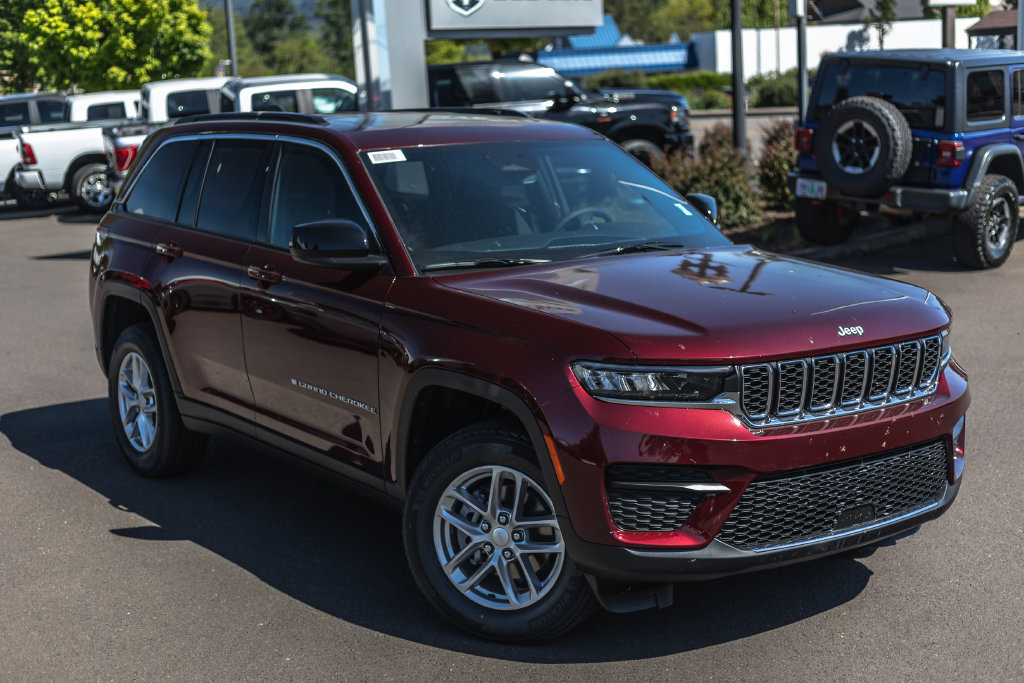 New 2026 Jeep Grand Cherokee Laredo X AWD/4WD image 2