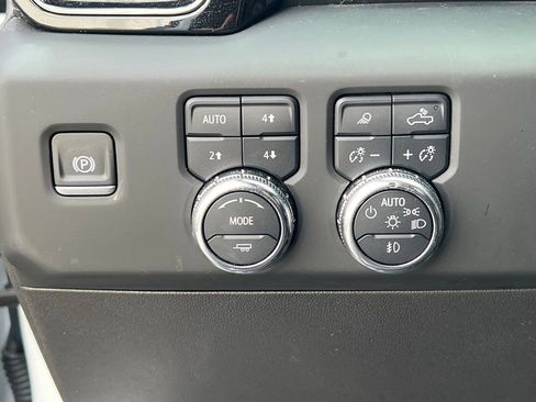 Used 2025 GMC Sierra 1500 AT4 w/ AT4 Premium Package image 19