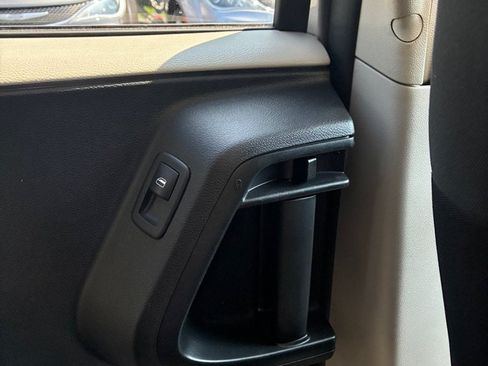 Used 2019 Dodge Grand Caravan SE FWD image 23