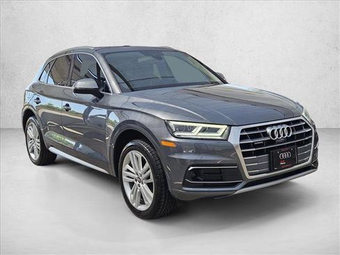 Used 2019 Audi Q5 Prestige w/ Prestige Package AWD/4WD image 3
