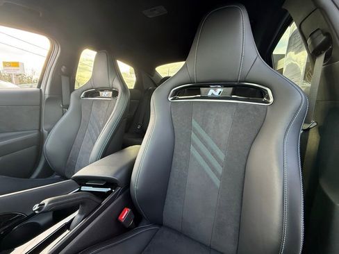 Certified 2025 Hyundai Elantra N Base image 13