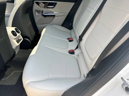 Used 2026 Mercedes-Benz GLC 300 4MATIC image 27
