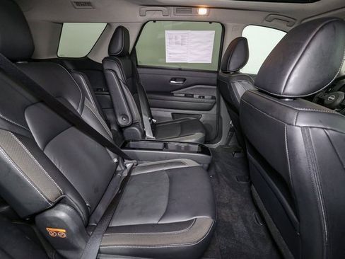 Used 2023 Nissan Pathfinder SL w/ SL Premium Package image 19