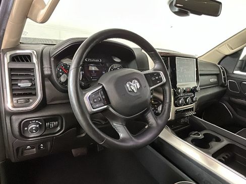 Used 2019 RAM 1500 Laramie AWD/4WD image 16
