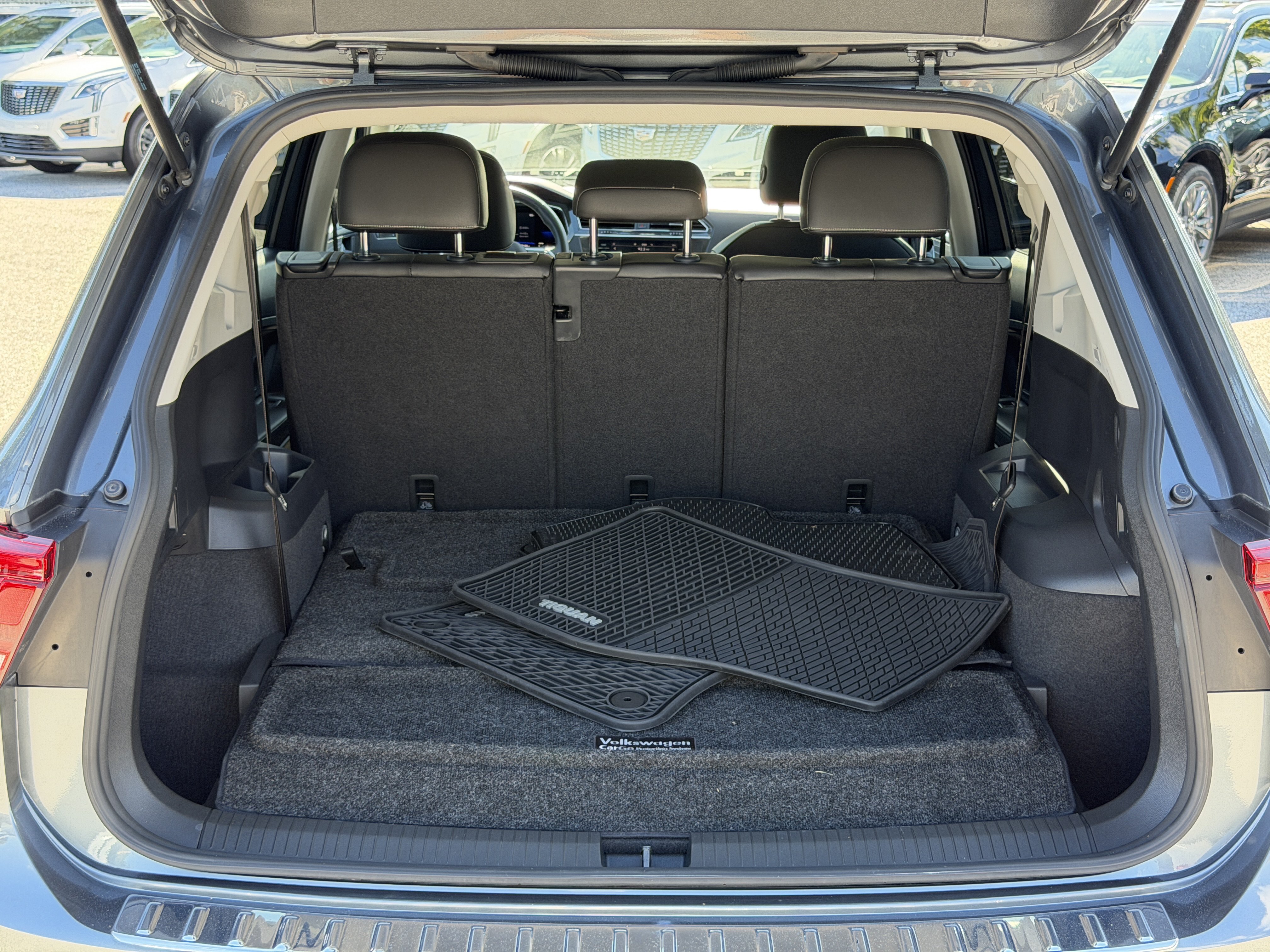 Certified 2022 Volkswagen Tiguan SE FWD image 11