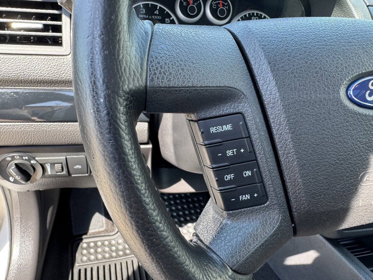Used 2007 Ford Fusion SEL FWD image 15