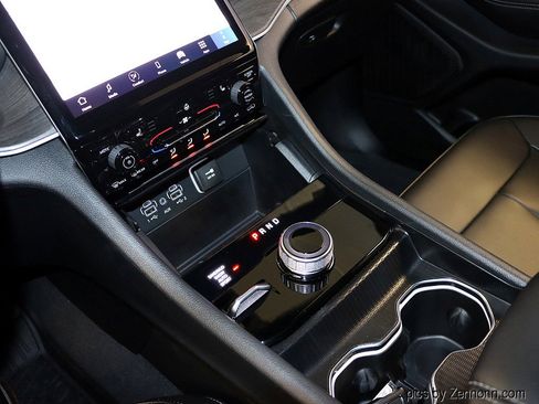 Used 2024 Jeep Grand Cherokee Limited image 20