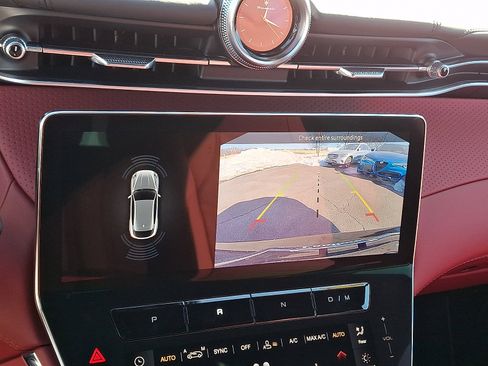 New 2025 Maserati Grecale GT image 15