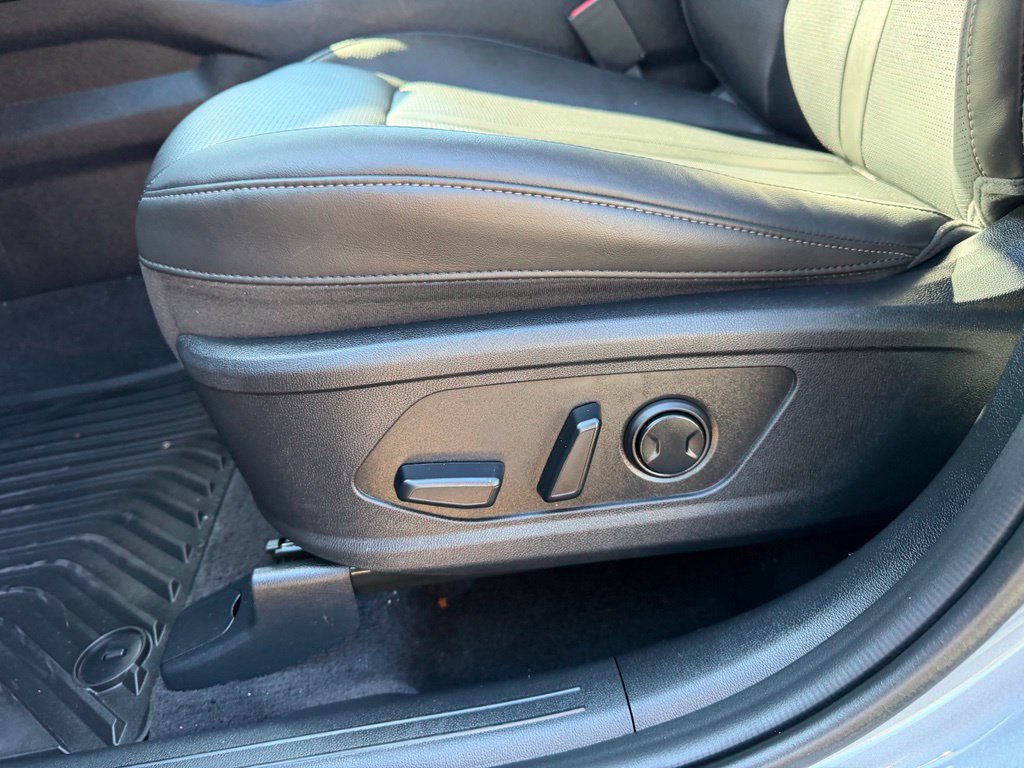 Used 2025 Kia Sorento S AWD/4WD image 13