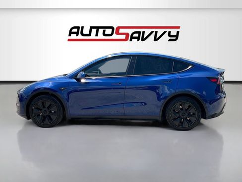 Used 2025 Tesla Model Y Long Range RWD image 4