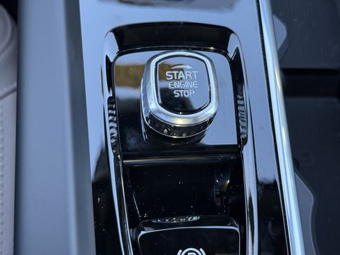 New 2026 Volvo XC60 B5 Core w/ Protection Package image 23