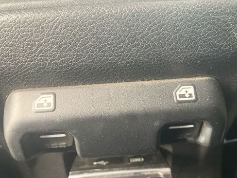 Used 2020 Jeep Wrangler Unlimited Sahara AWD/4WD image 29