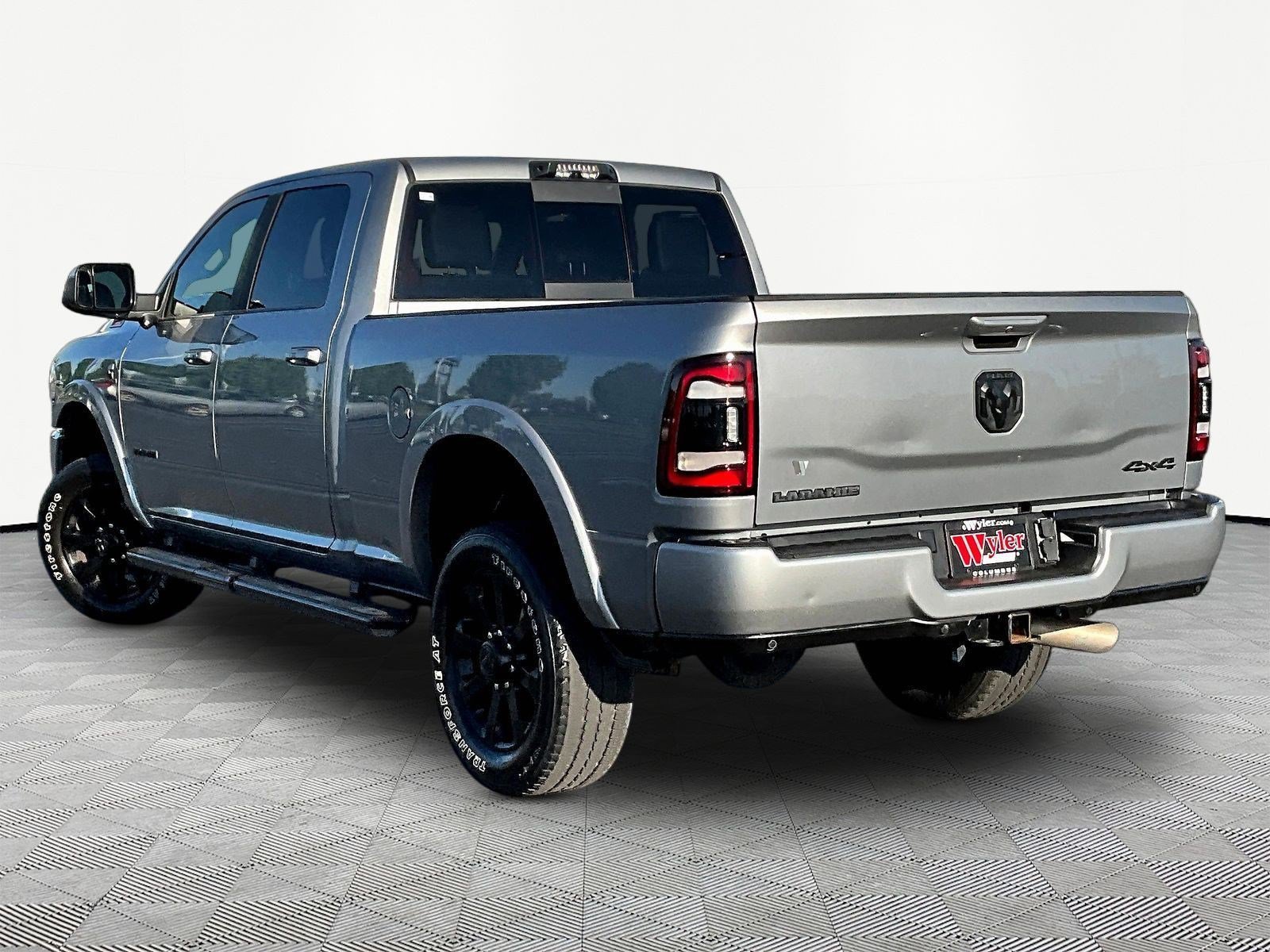 Used 2022 RAM 3500 Laramie w/ Night Edition AWD/4WD image 13