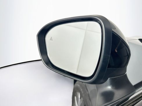 Used 2024 Nissan Ariya AWD image 16