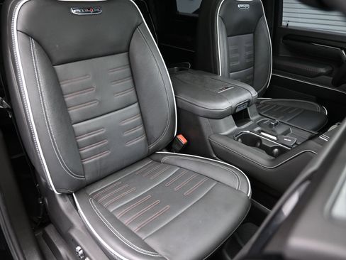 Used 2025 GMC Sierra 2500 AT4X image 40