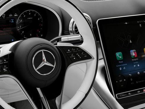 Used 2026 Mercedes-Benz Maybach SL 680 image 17